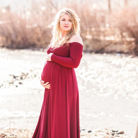 Stretchy Red knit maternity gown - Picture 2 of 2